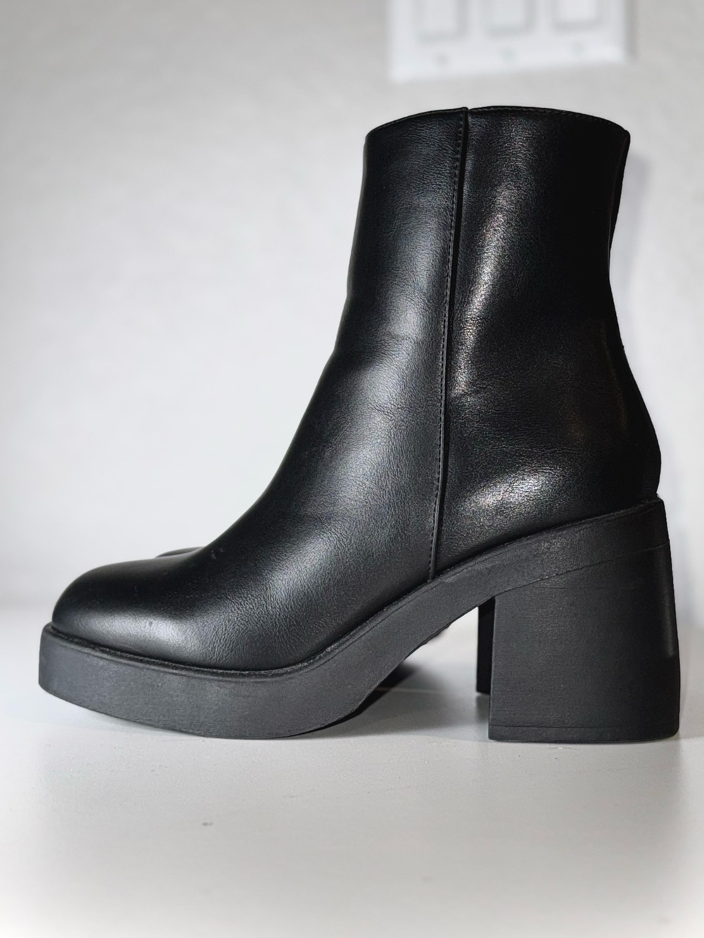 NWOT ASOS Audi Chunky Ankle Boots in Black PU, Size 7